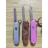 Нож-брелок Victorinox Classic SD Wood 0.6221.63